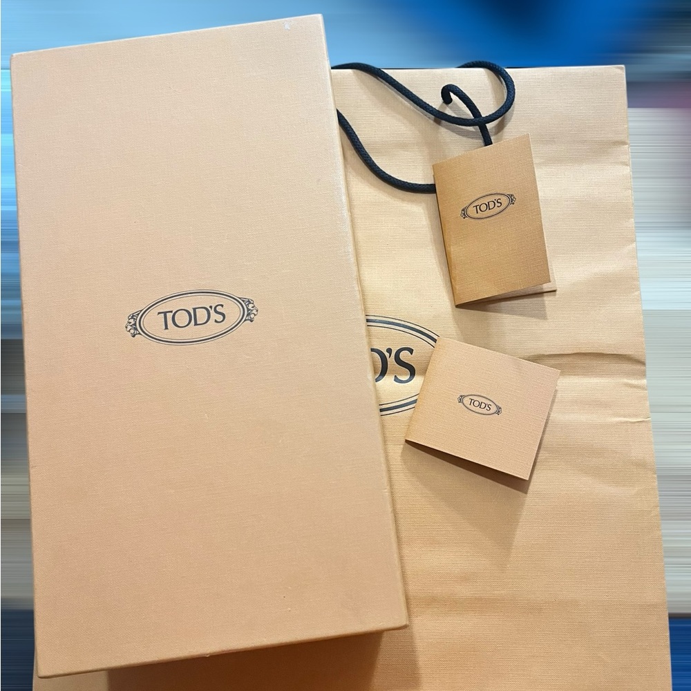 Tod's Tan Gift Set with 2 Bags, 2 Boxes, and Card
